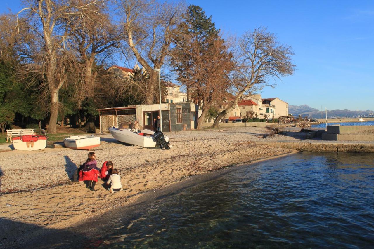 Apartments With A Parking Space Kastel Luksic, Kastela - 13734 外观 照片