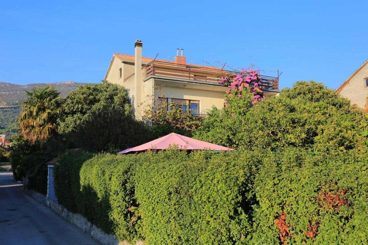 Apartments With A Parking Space Kastel Luksic, Kastela - 13734 外观 照片