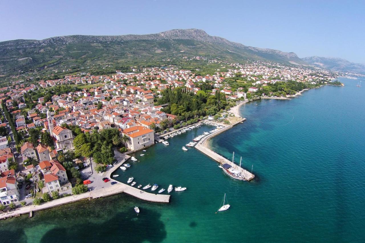 Apartments With A Parking Space Kastel Luksic, Kastela - 13734 外观 照片