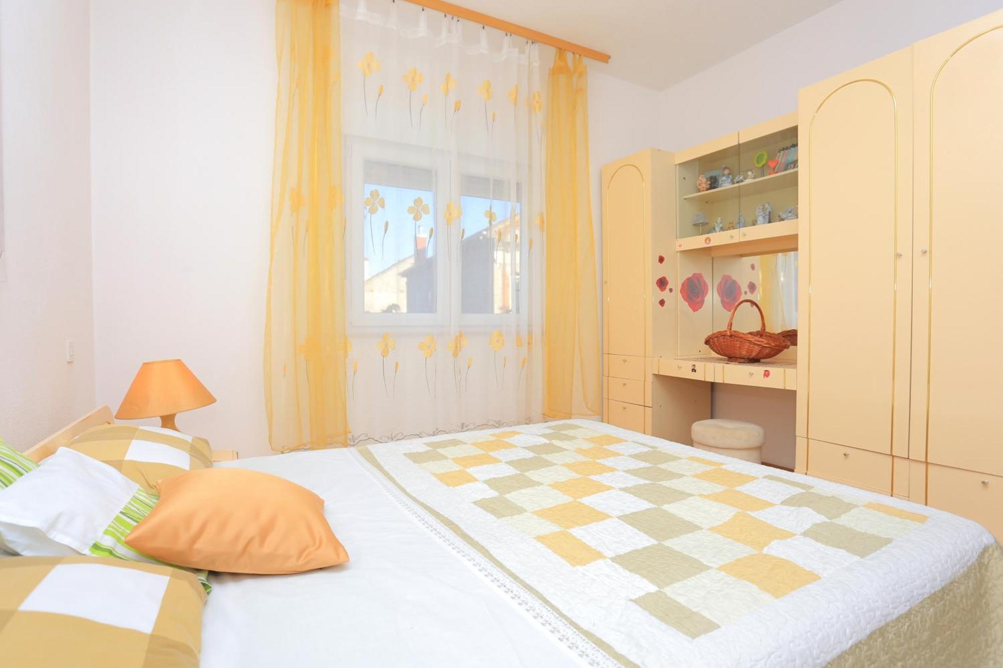 Apartments With A Parking Space Kastel Luksic, Kastela - 13734 客房 照片